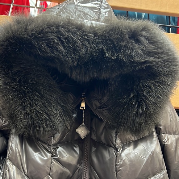 NWT,1 MADISON LUXE Fox-Fur Down Puffer Coat,attached hood removable fur,taupe - Picture 10 of 17